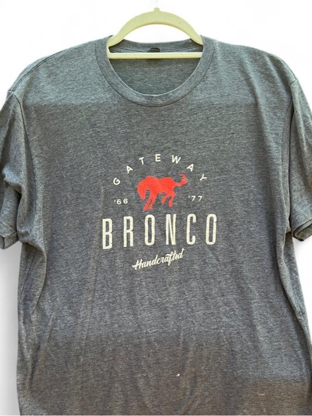 Gateway Bronco Men's Gray Graphic Short Sleeve Tee